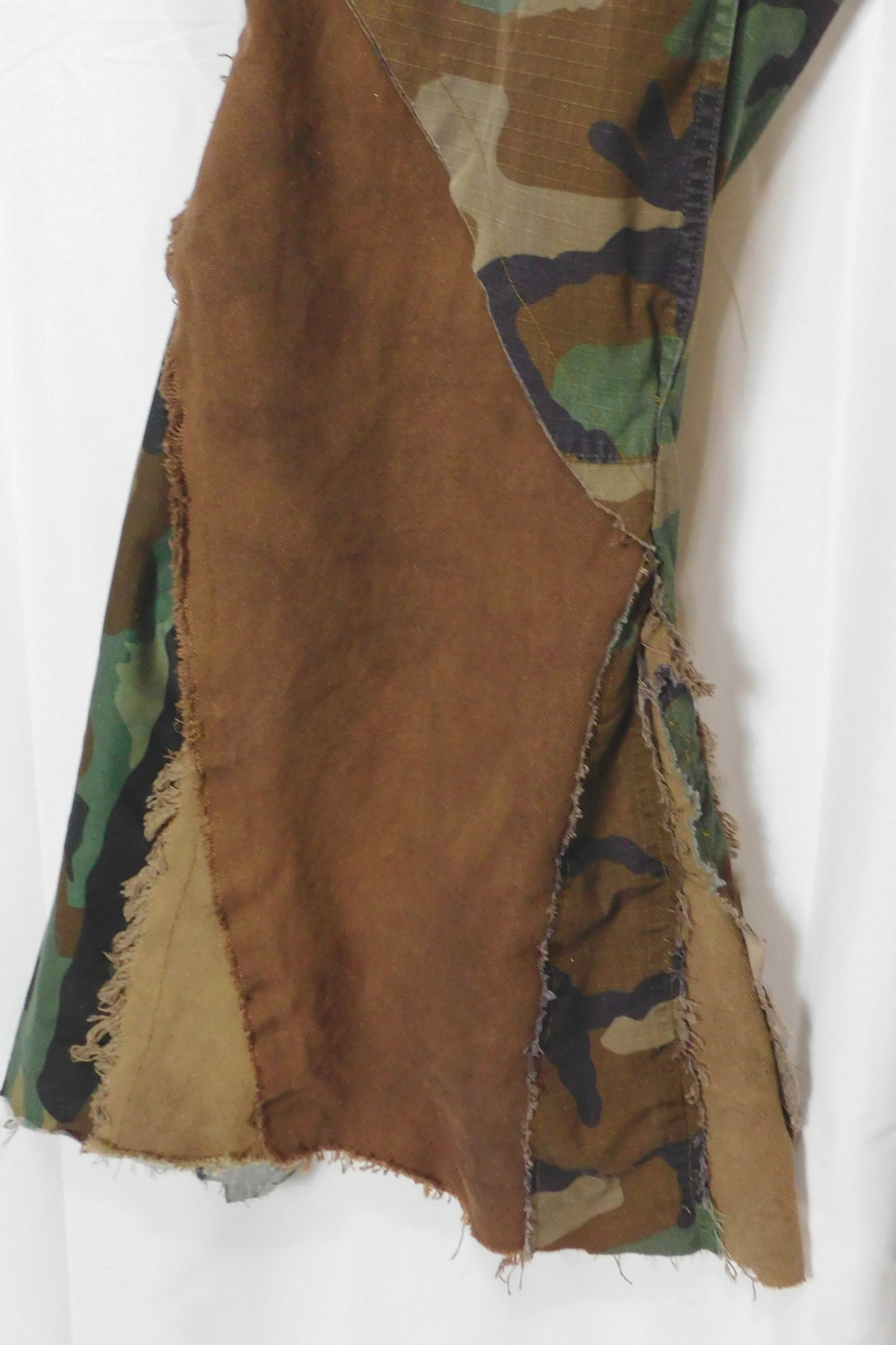 SOLDIER OF FORCE x Denise The Sloth Sewist No Limit Soldiers Camo Flared Pant