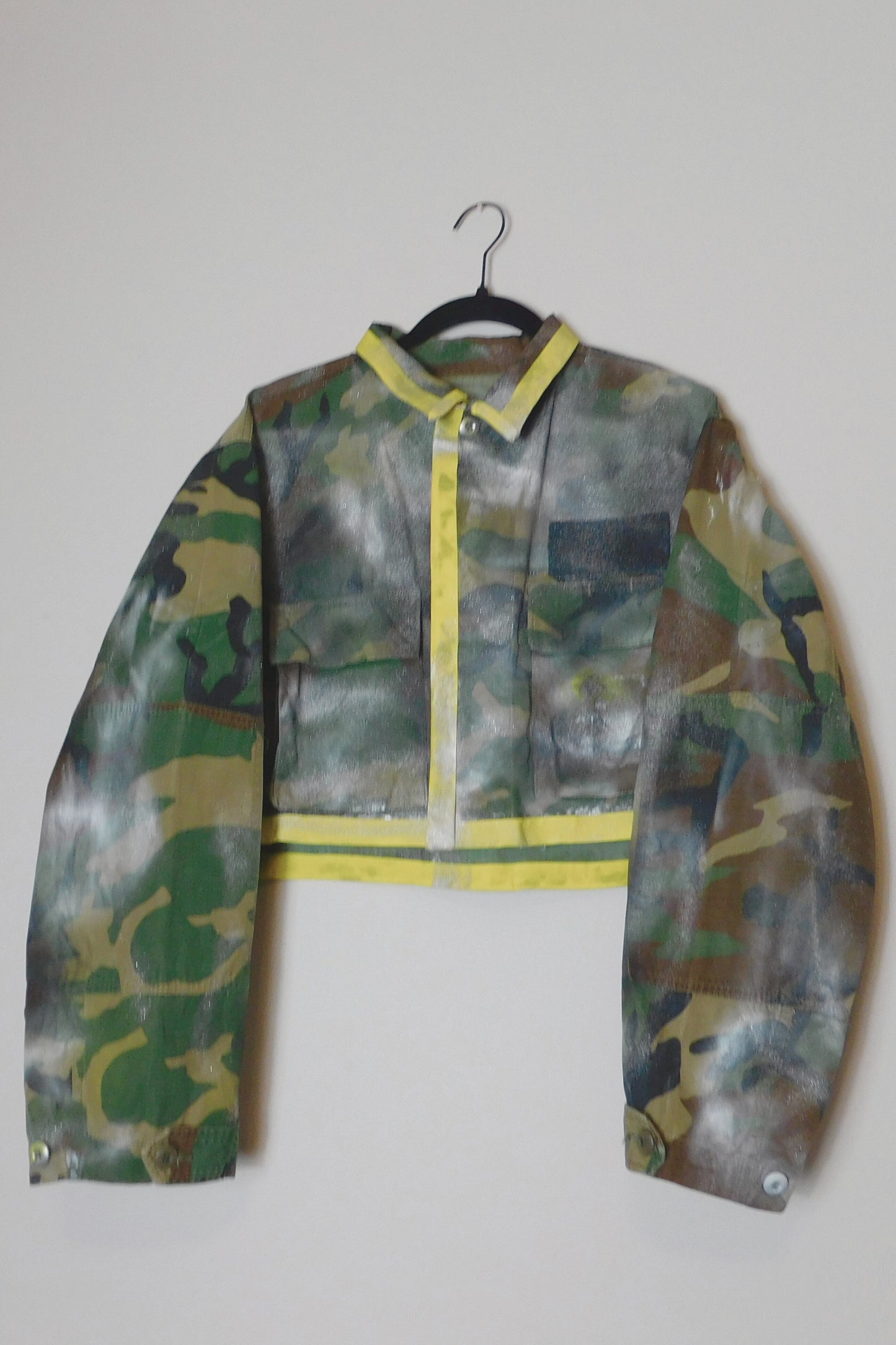 SOLDIER OF FORCE Yellow Submarine Cropped Camo Jacket