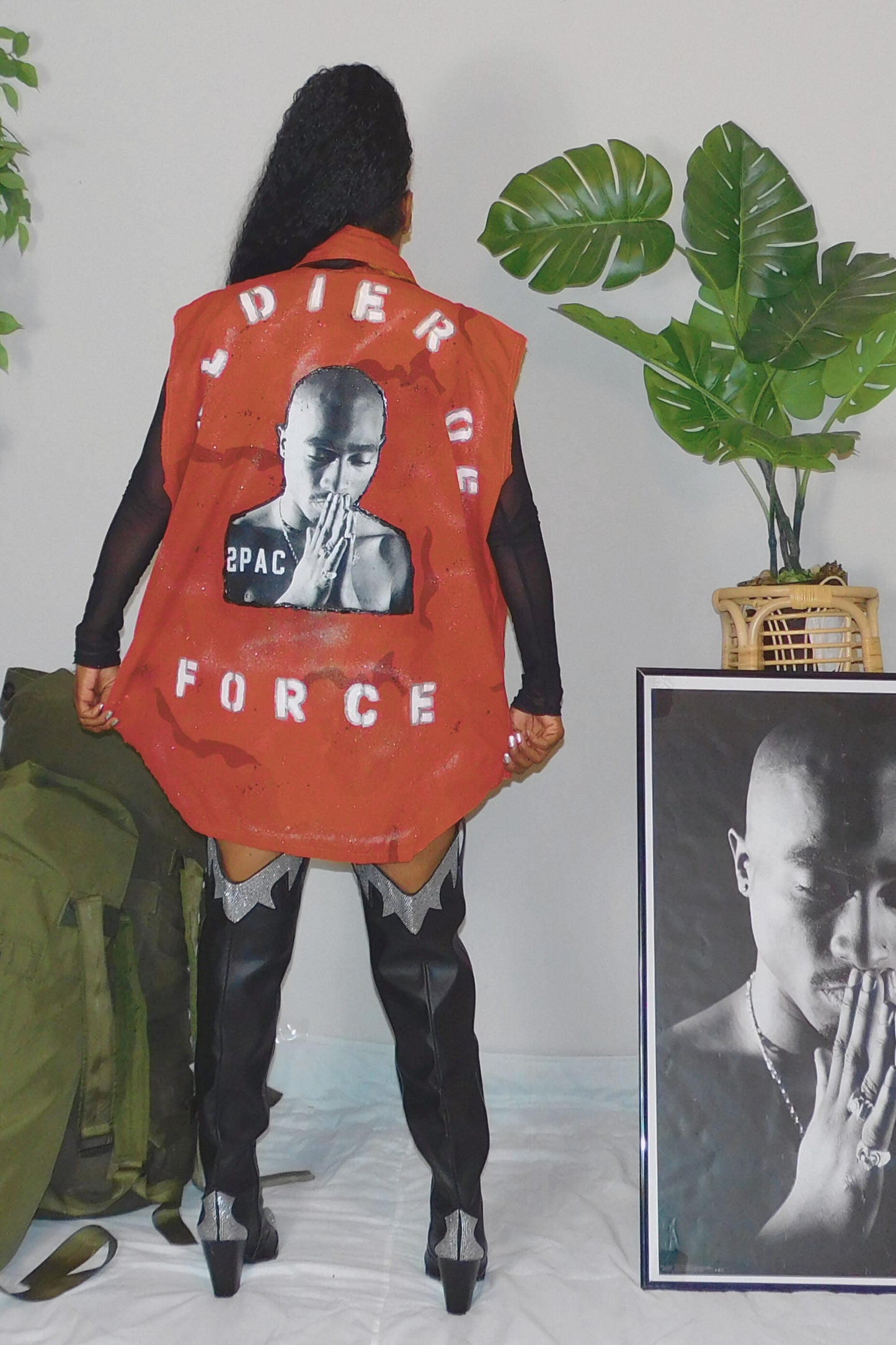 SOLDIER OF FORCE Tupac Is My General! Long Camo Vest