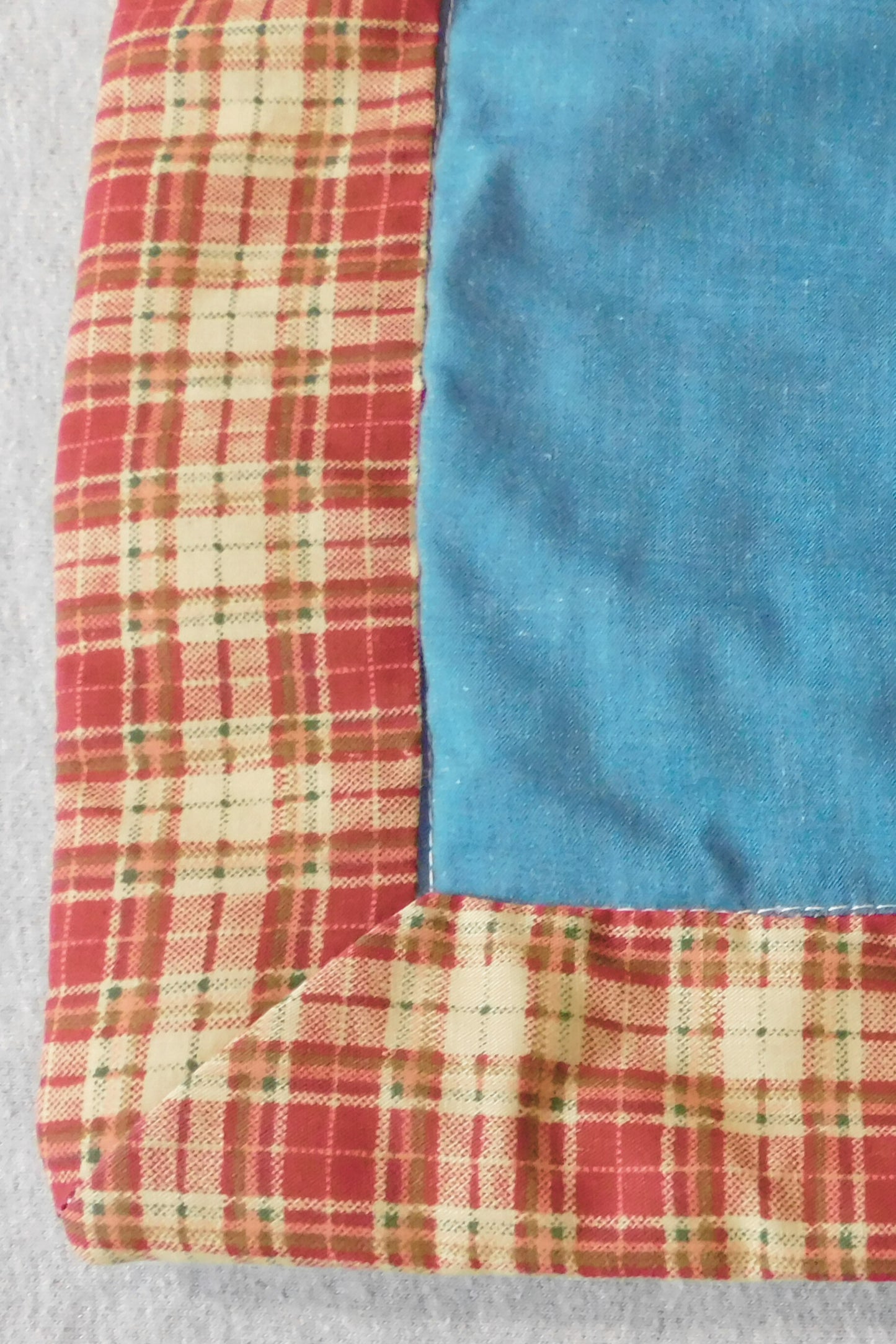 Vintage Plaid Quilt and Pillow Sham Set