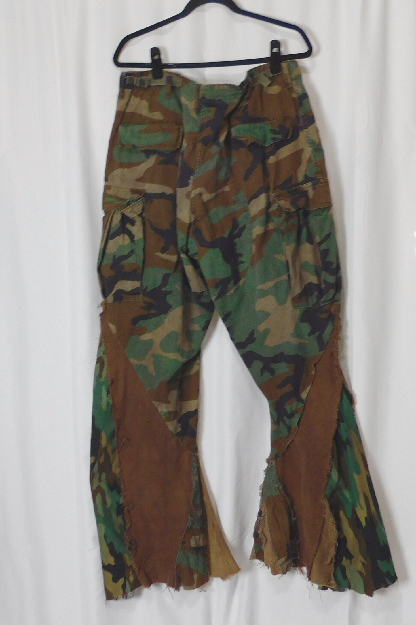 SOLDIER OF FORCE x Denise The Sloth Sewist No Limit Soldiers Camo Flared Pant