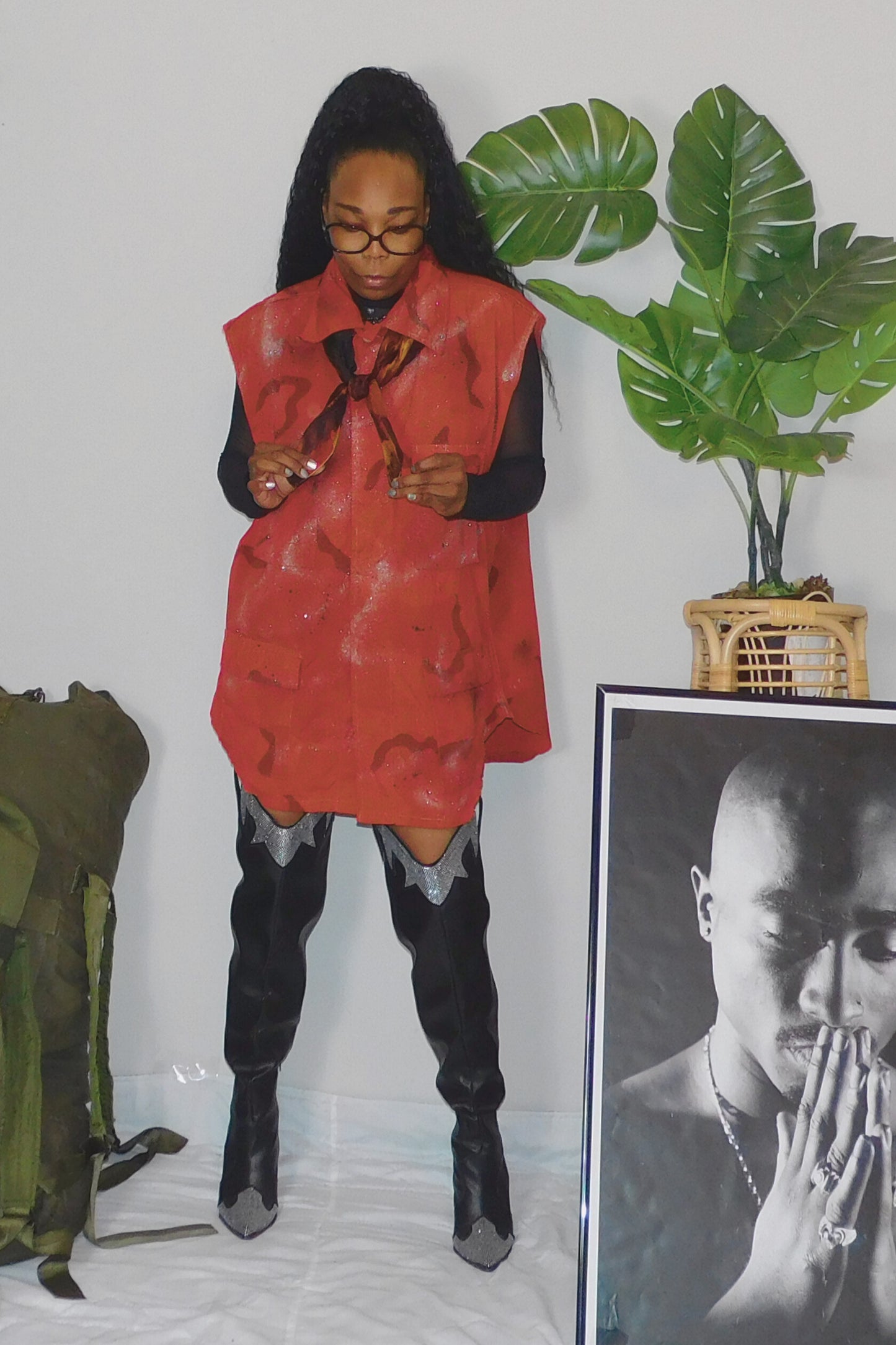 SOLDIER OF FORCE Tupac Is My General! Long Camo Vest