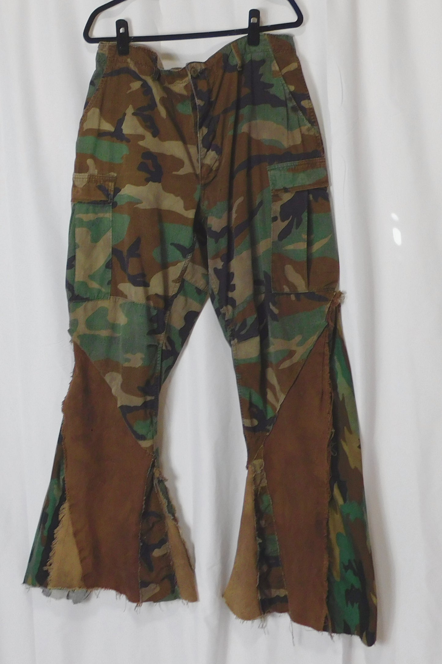 SOLDIER OF FORCE x Denise The Sloth Sewist No Limit Soldiers Camo Flared Pant