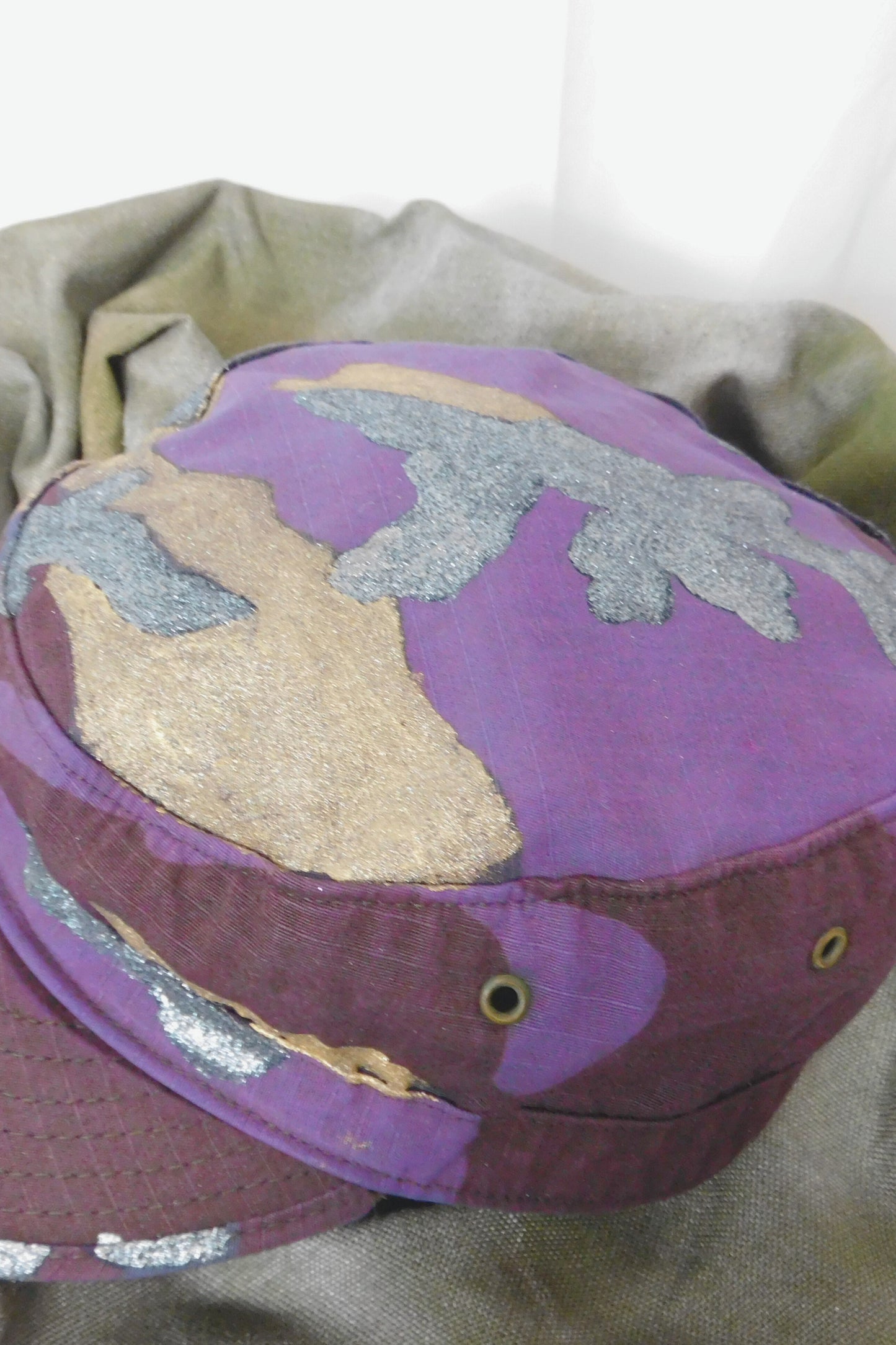 SOLDIER OF FORCE Fancy Metallic Camo Hat