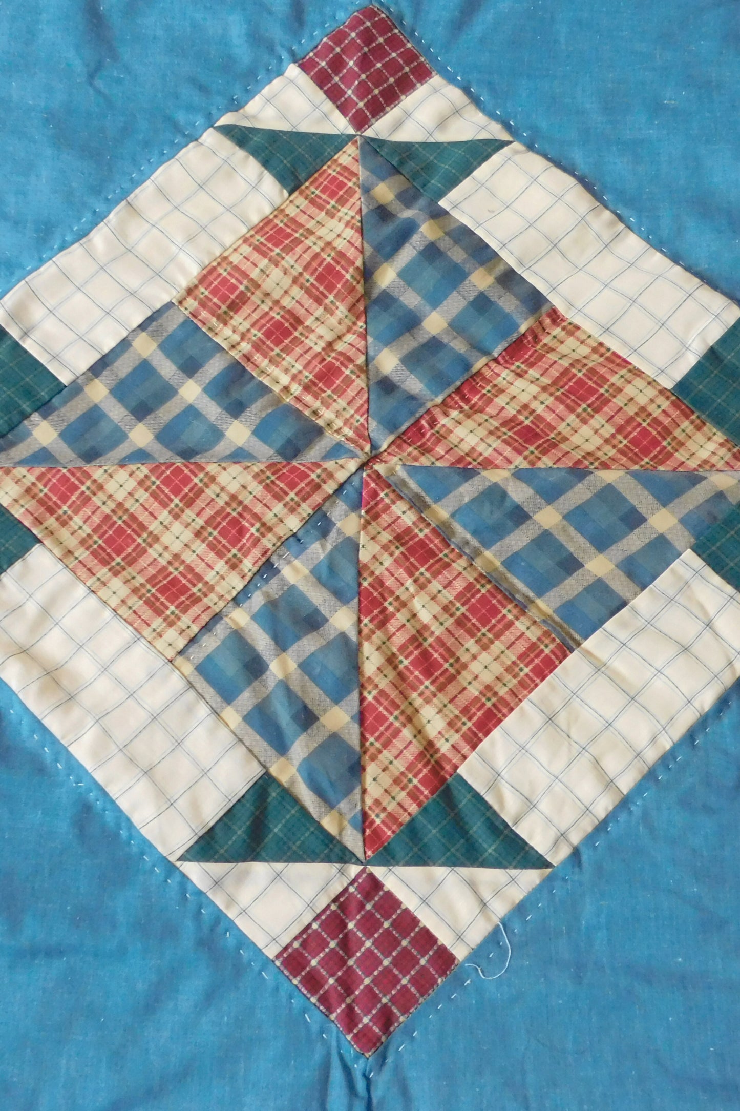 Vintage Plaid Quilt and Pillow Sham Set
