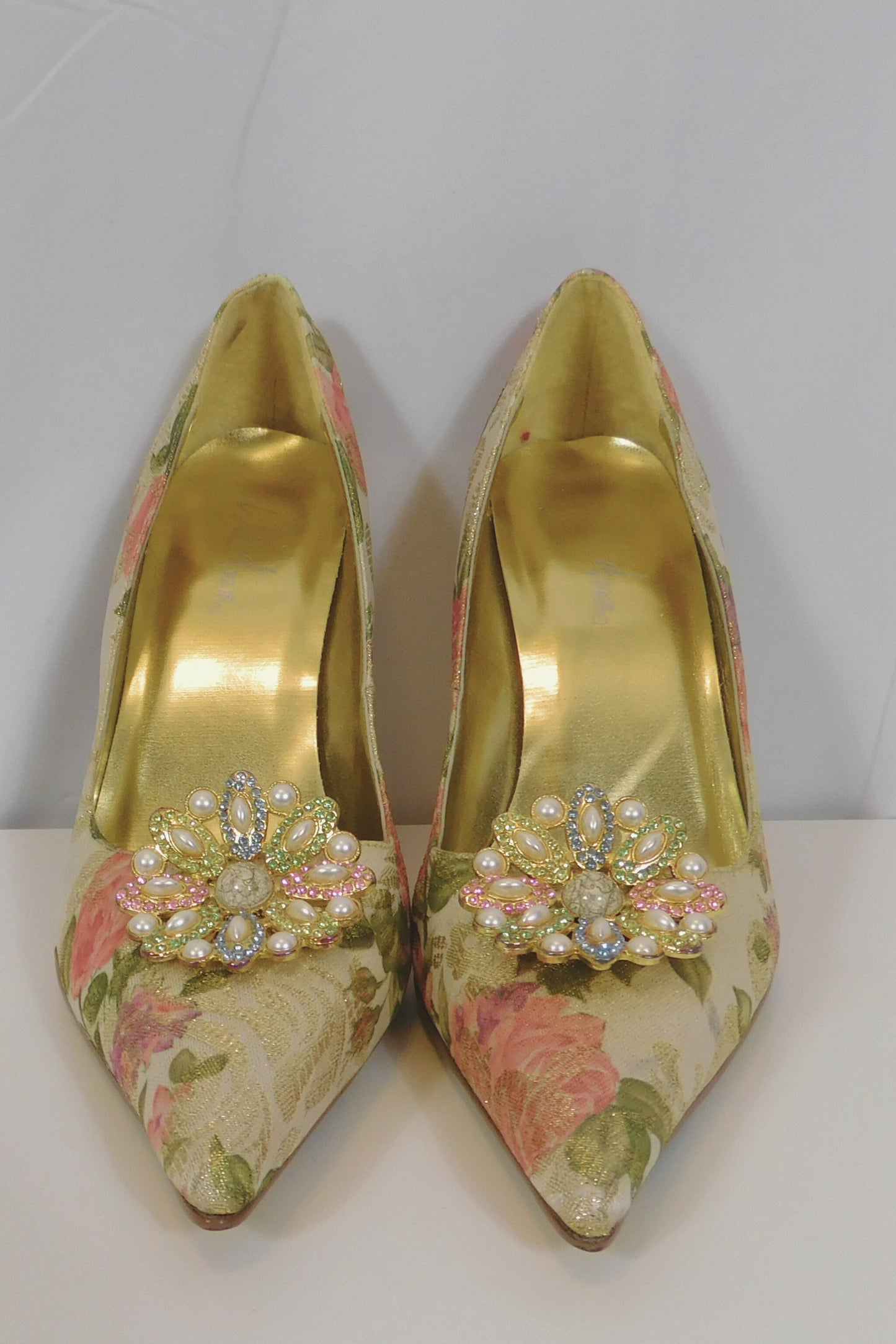 Dancing On Flowers Pointy Toe Heels With Pearl Detail